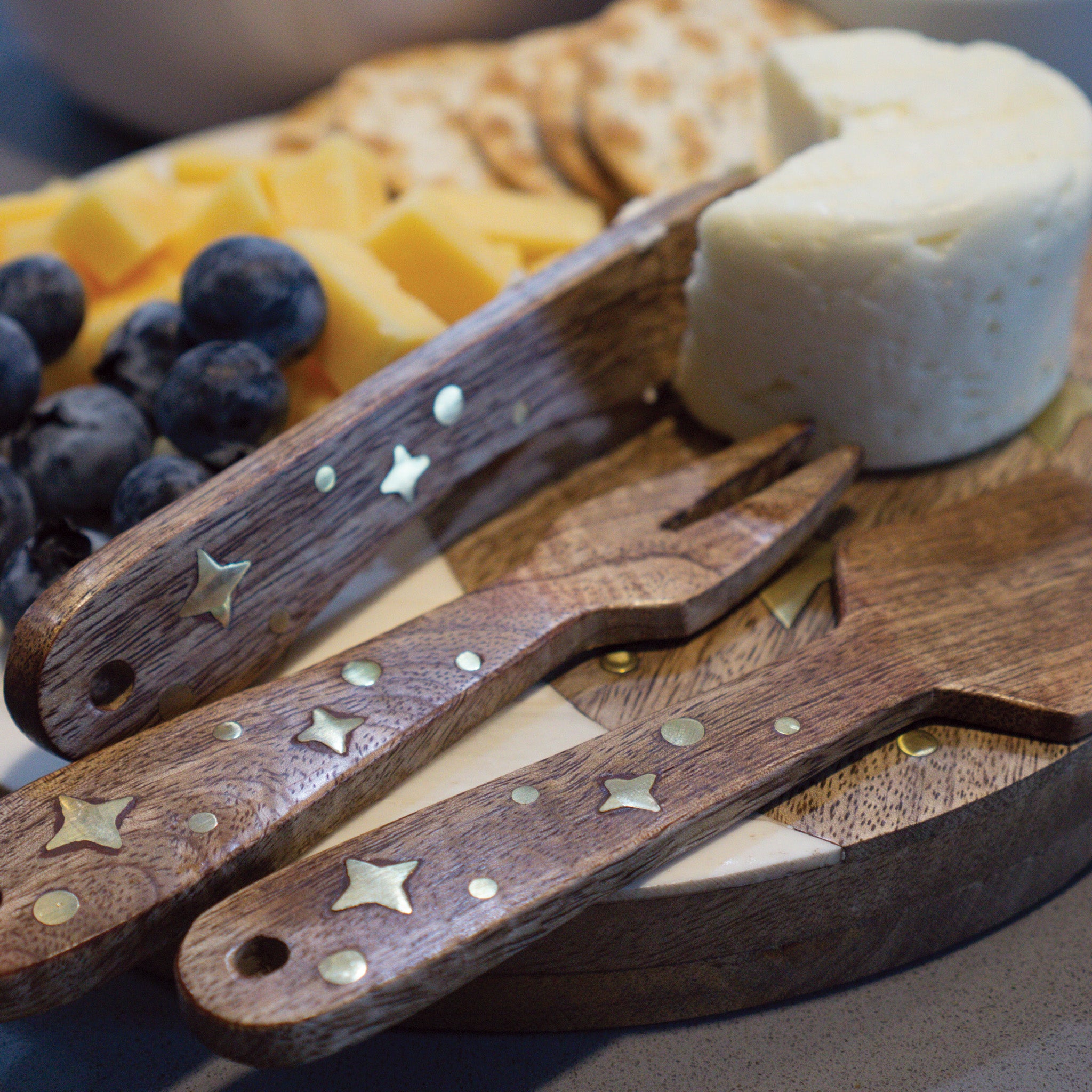 Cheese Board & Cheese Knife Set