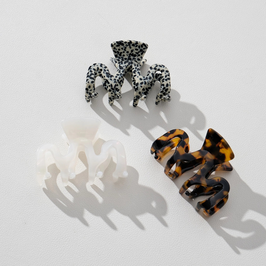 Classic Small Wavy Claw Clip