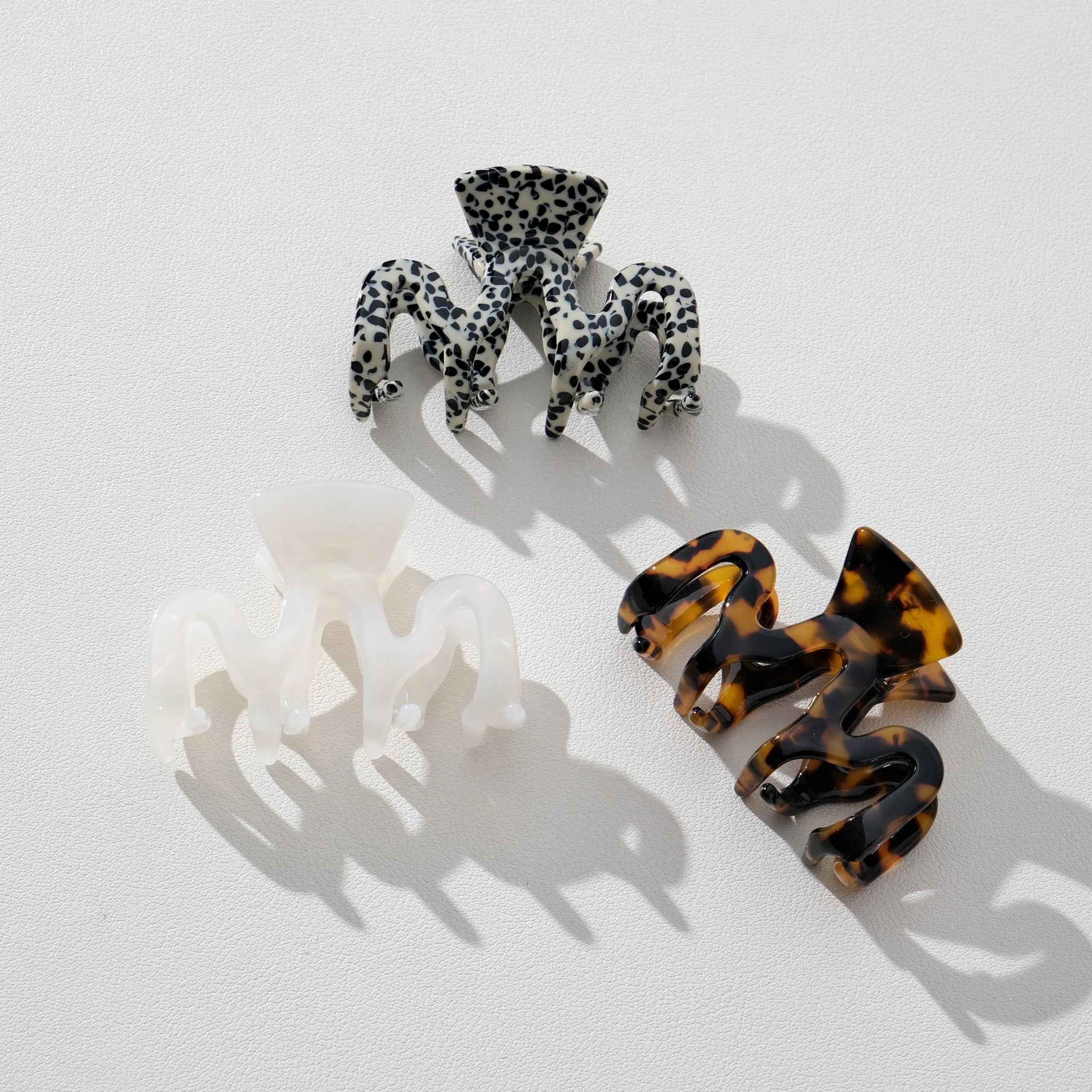 Classic Small Wavy Claw Clip