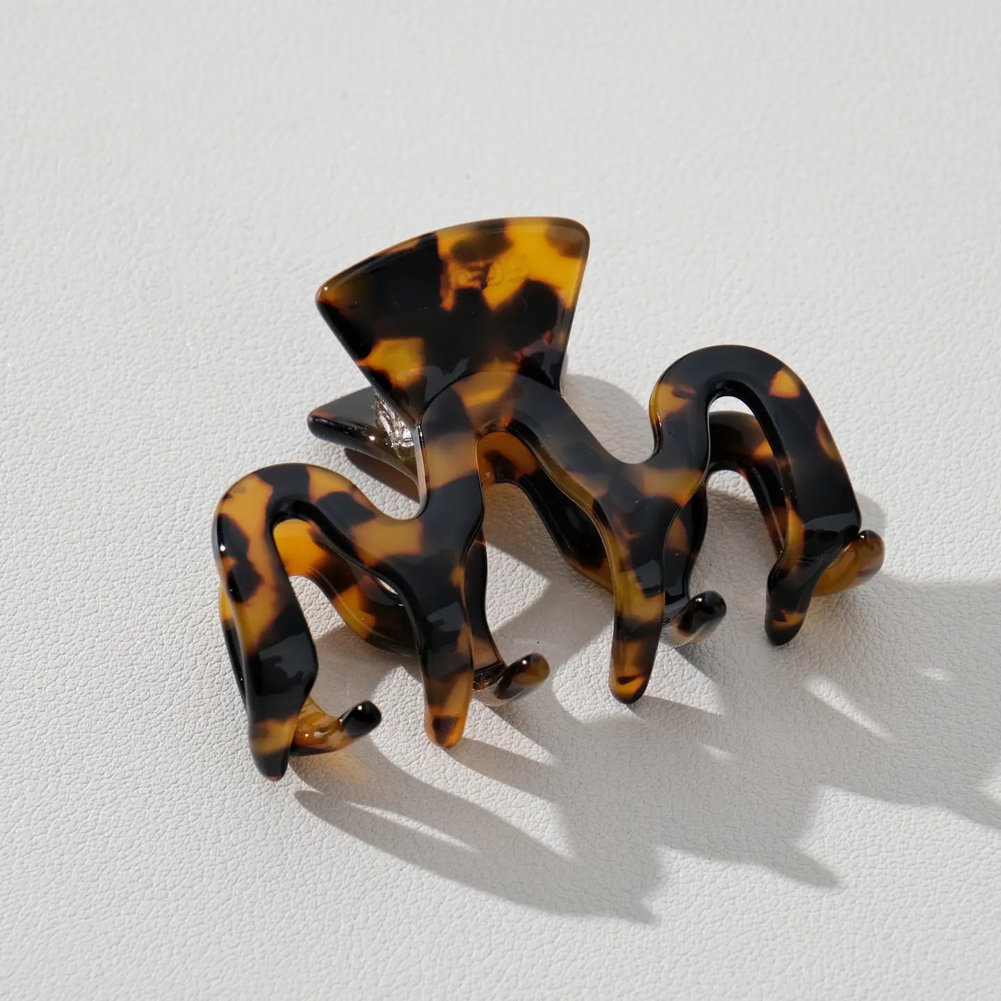 Classic Small Wavy Claw Clip