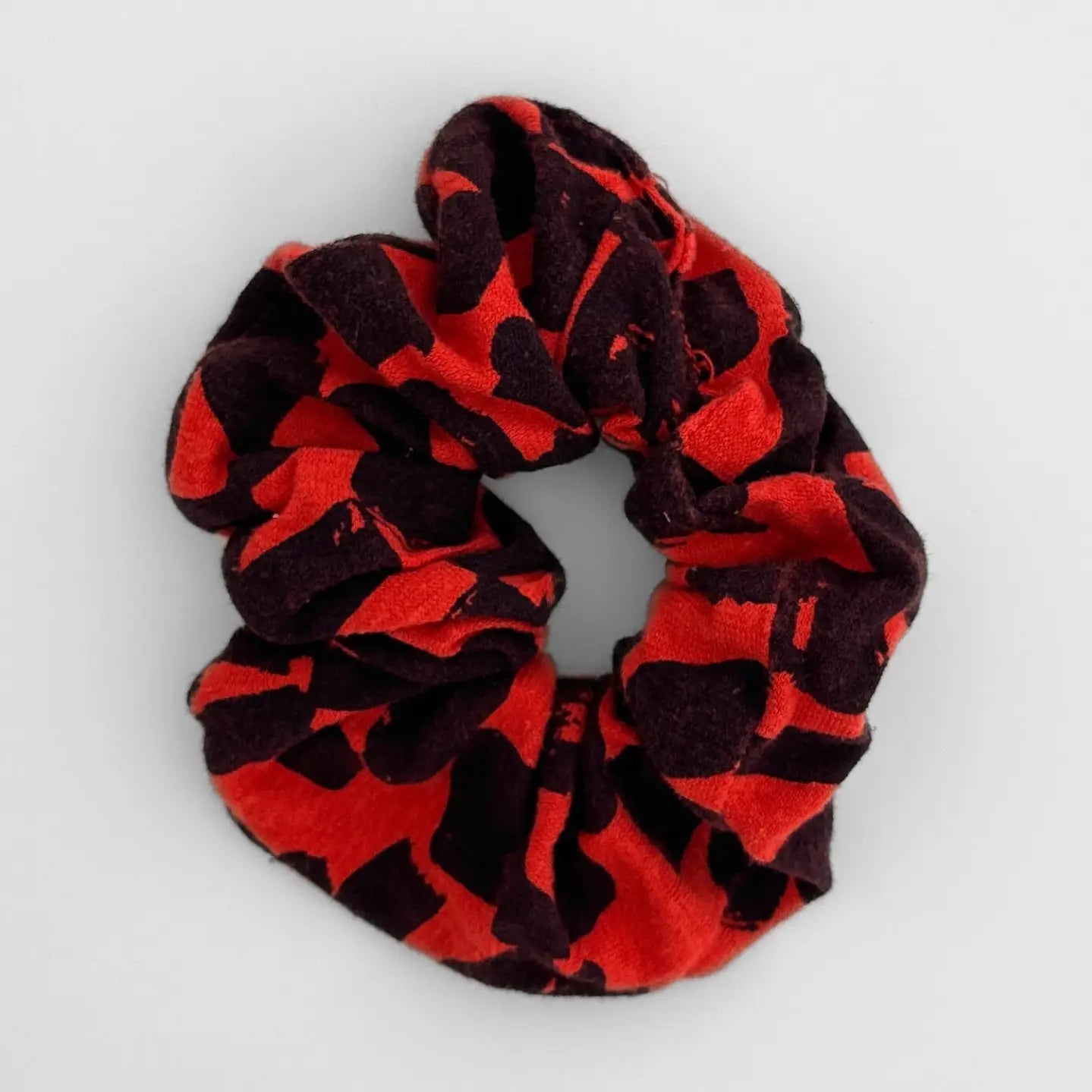 Zero Waste Scrunchie || Tomato and Midnight