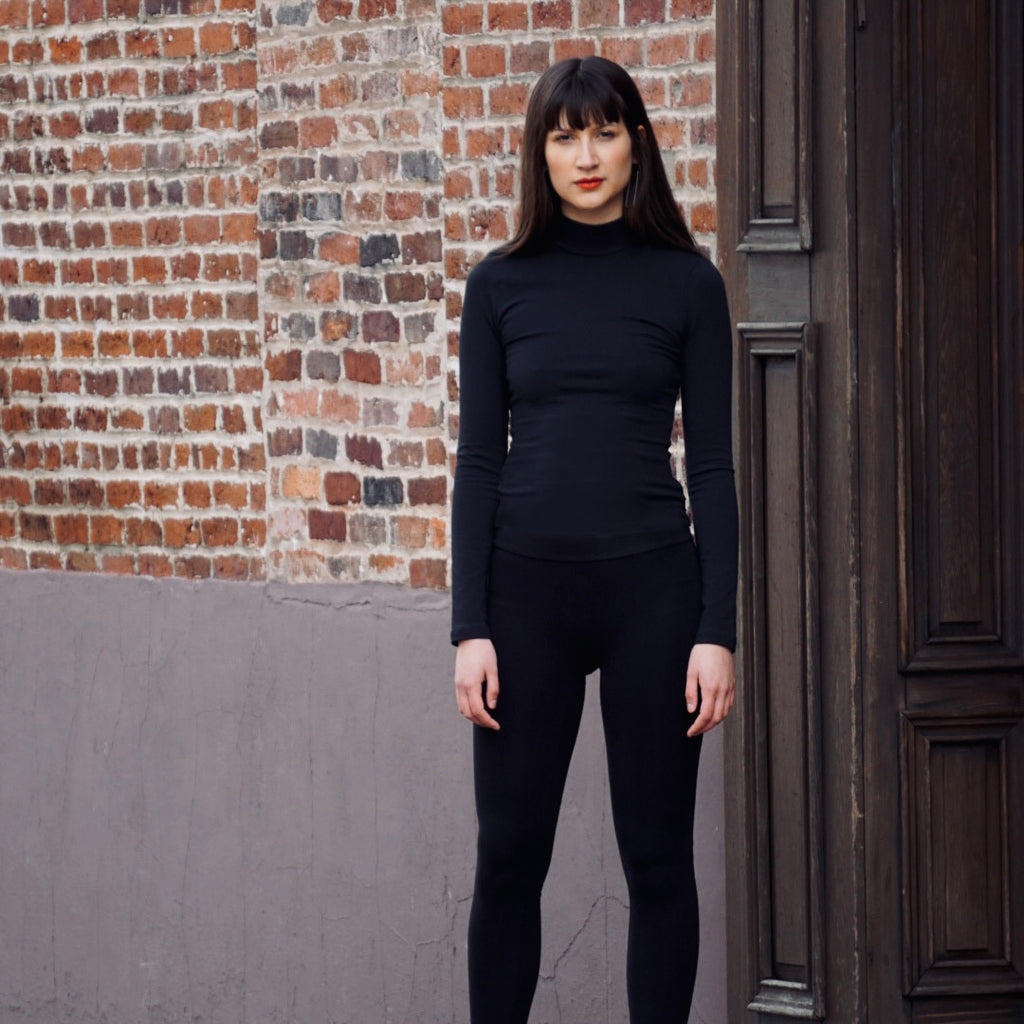 Mock Turtleneck || Black