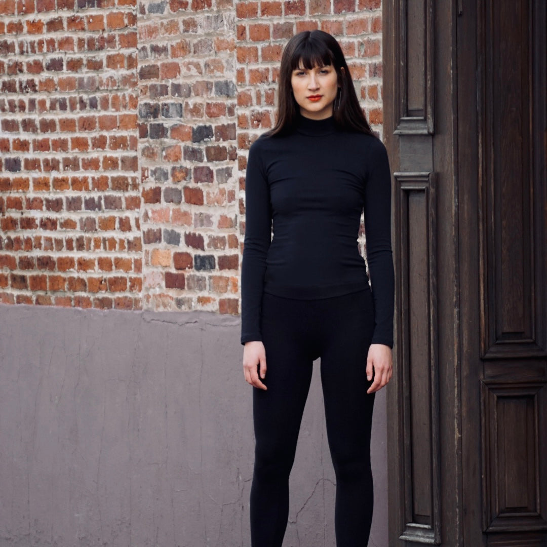 Mock Turtleneck || Black
