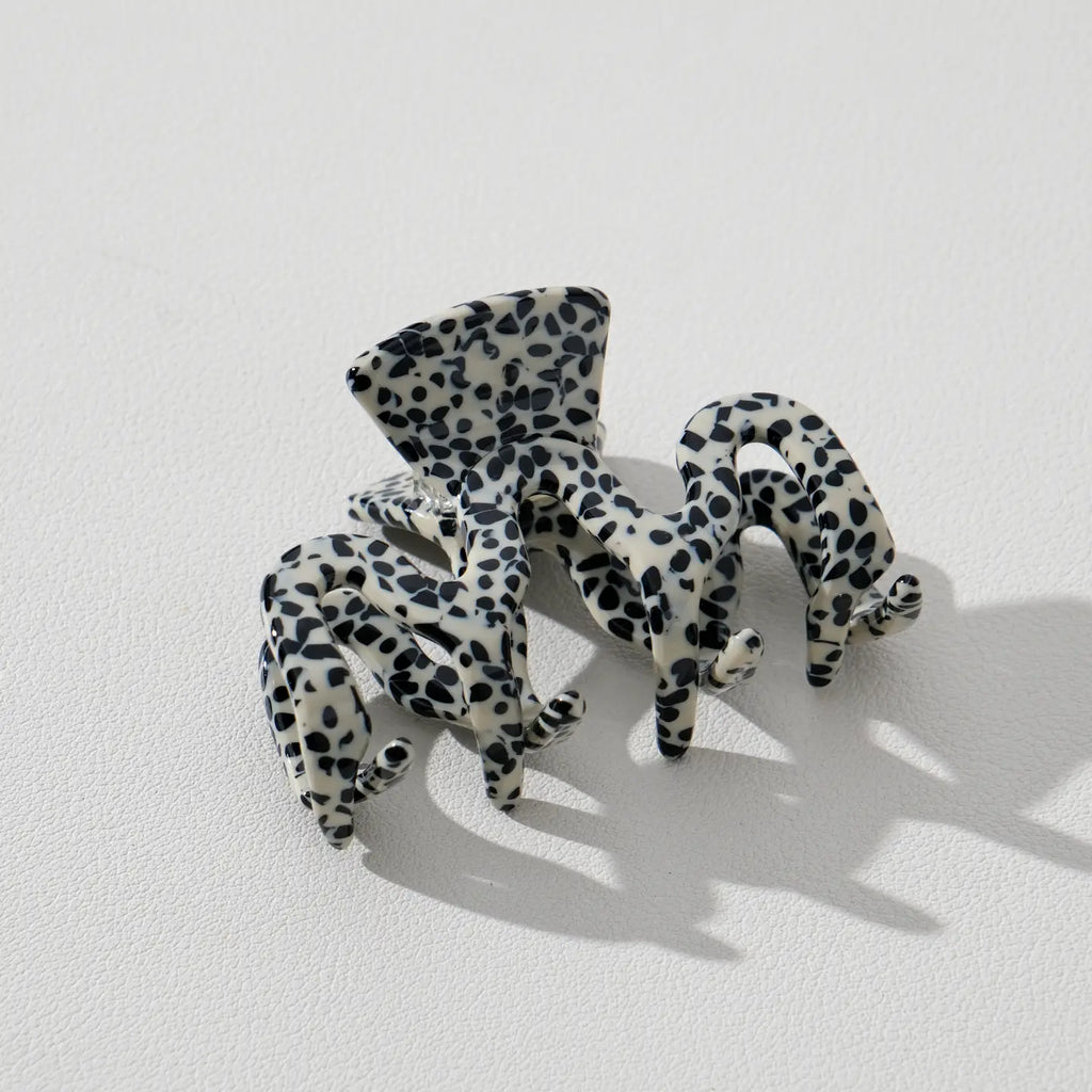 Classic Small Wavy Claw Clip