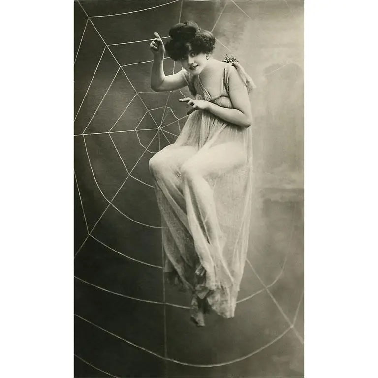 Postcards || Art & Vintage Photos