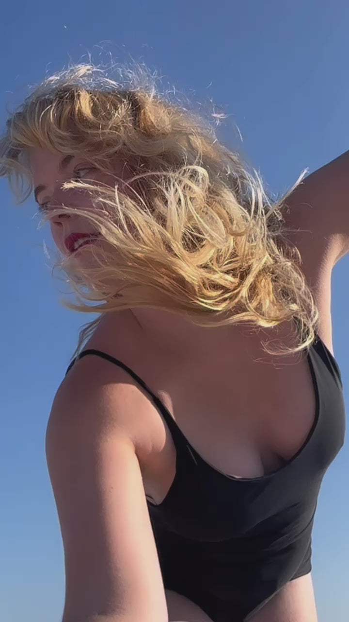 Lyra One-Piece || Black