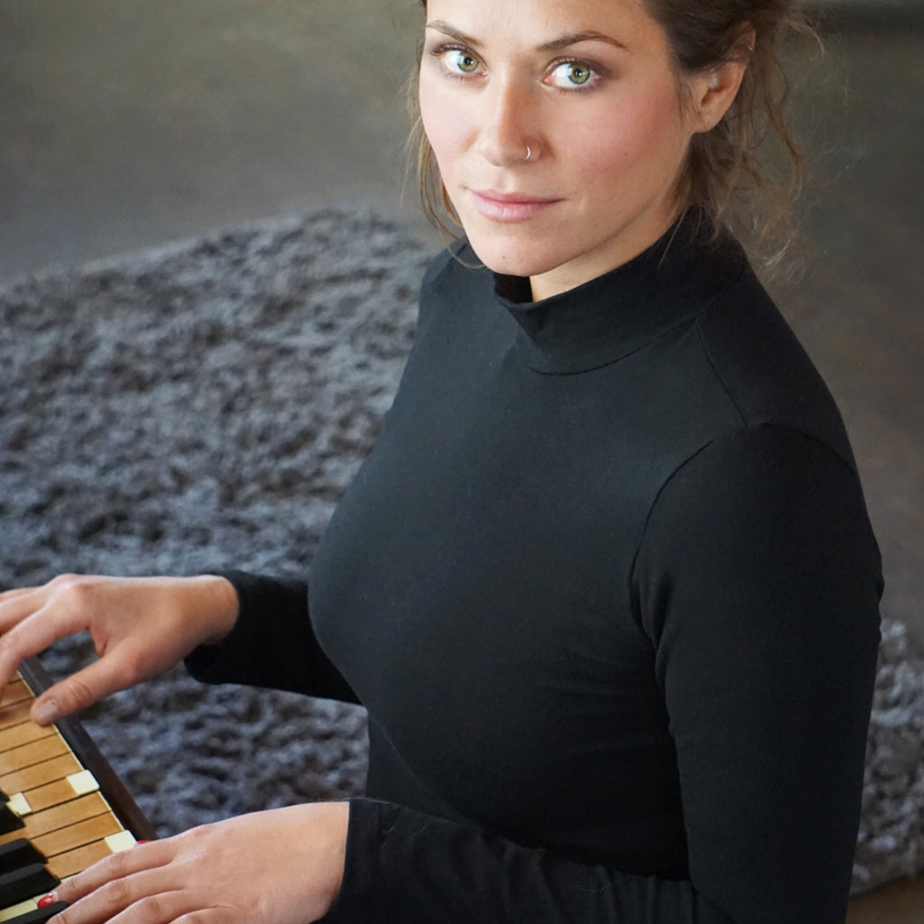 Mock Turtleneck || Black